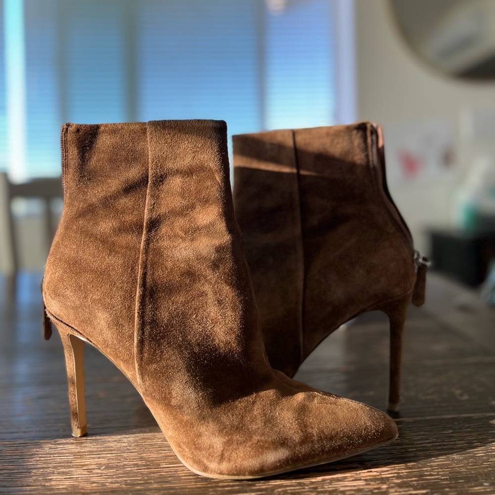 Steve Madden Brown Suede Carey Boots